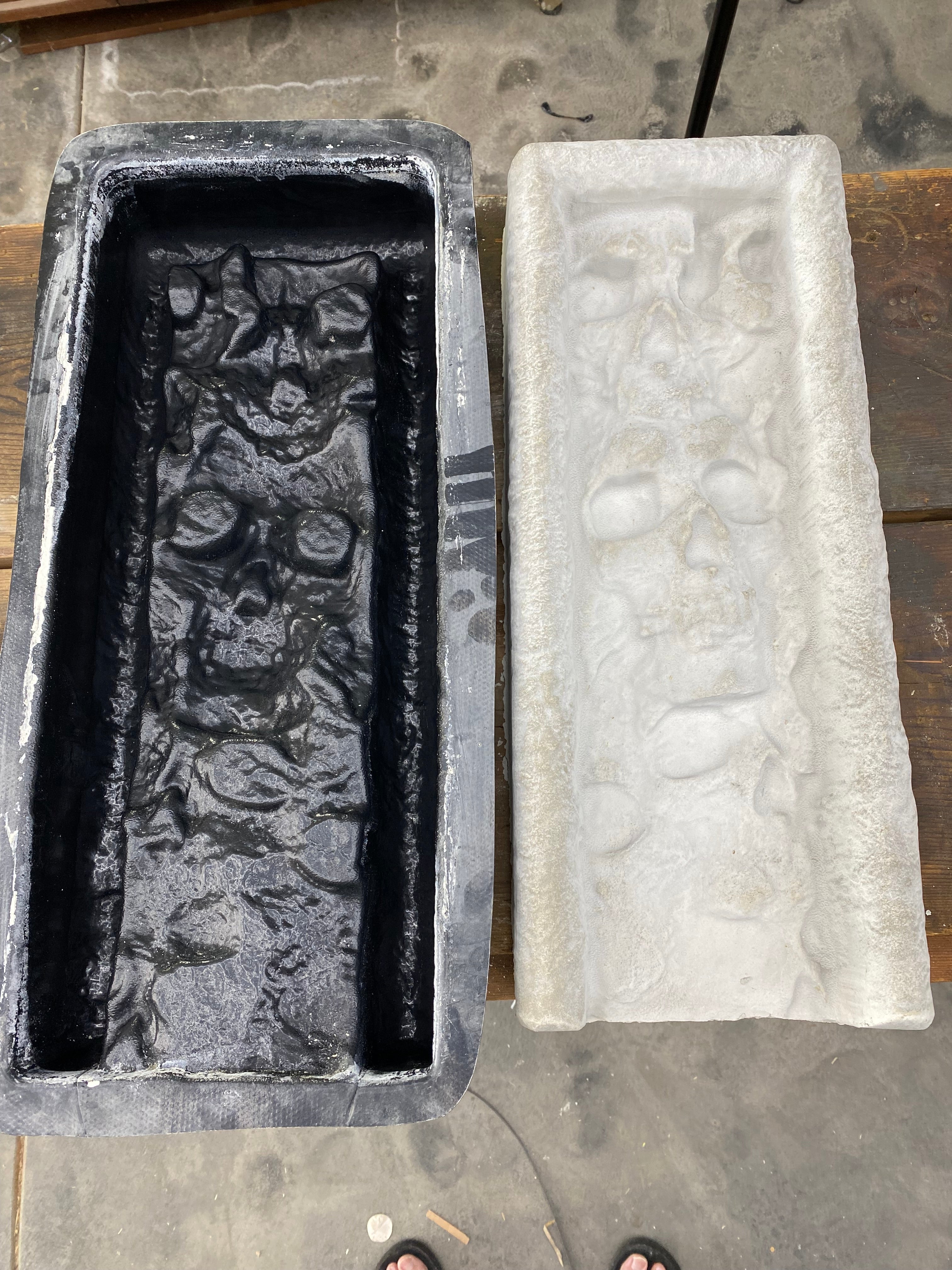 23-Inch Skull Splash Block